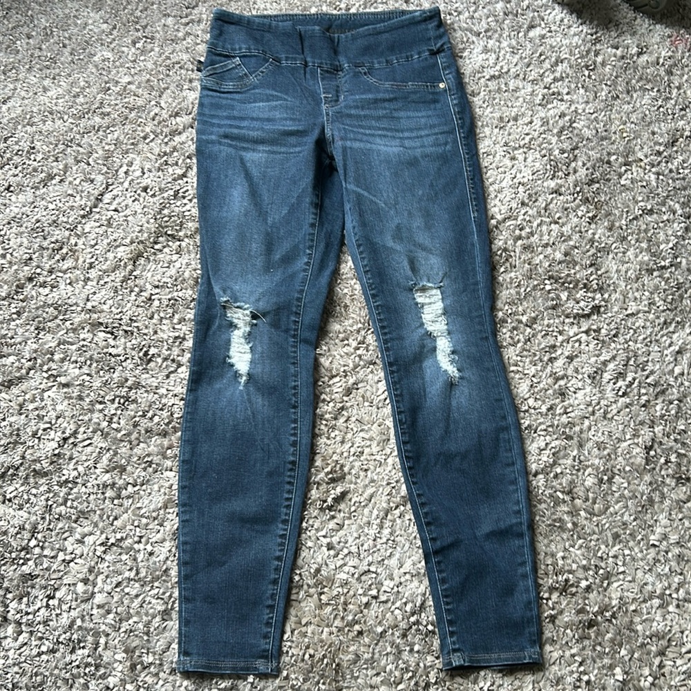 ‼️CLEARANCE‼️ Rock & Republic Ripped Skinny Jeans EUC